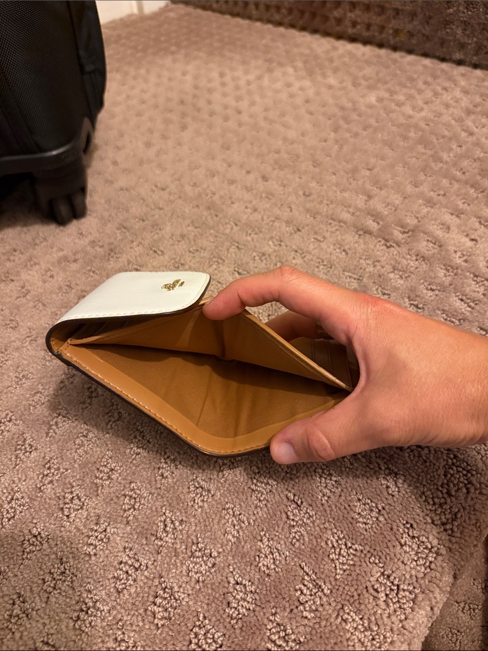 COACH Cream Leather Small Trifold Wallet with Gold Logo - Picture 4 of 4